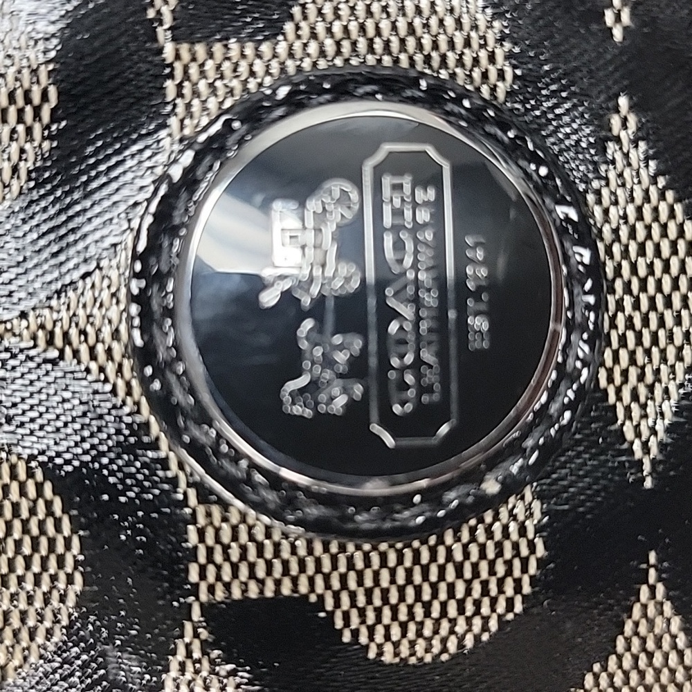 Brand new COACH purse - Picture 2 of 7